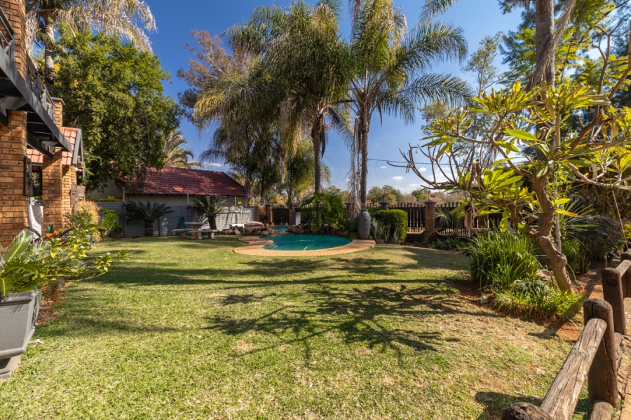 4 Bedroom Property for Sale in Meerhof North West